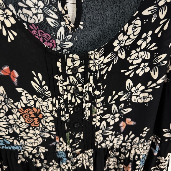 LC LAUREN CONRAD Black Hi-Low Flowered Babydoll Sleeveless Top - Picture 4 of 10